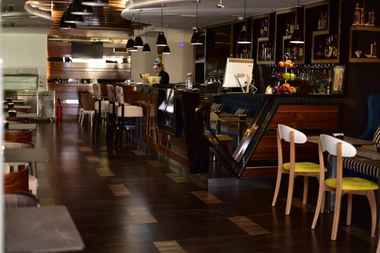 New W Hotel Tirana Kültér fotó
