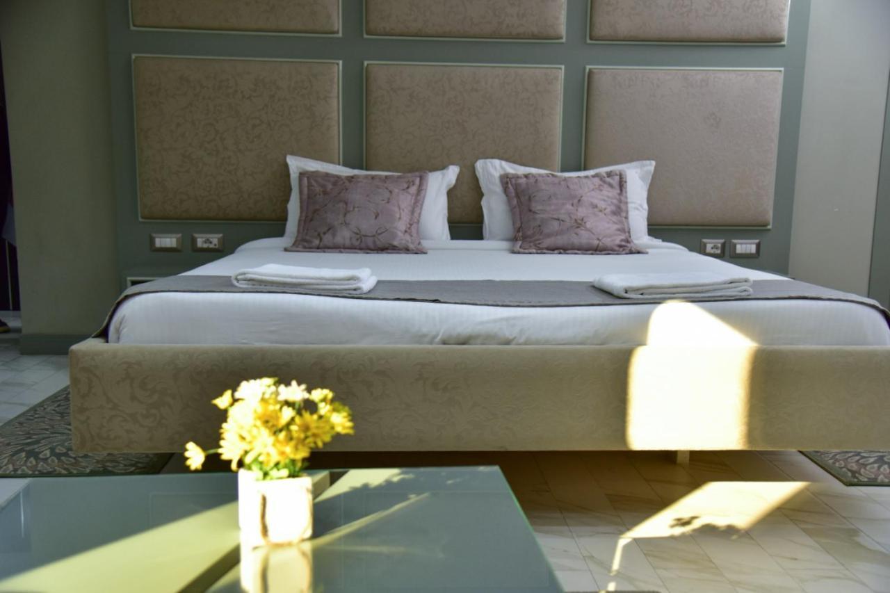 New W Hotel Tirana Kültér fotó
