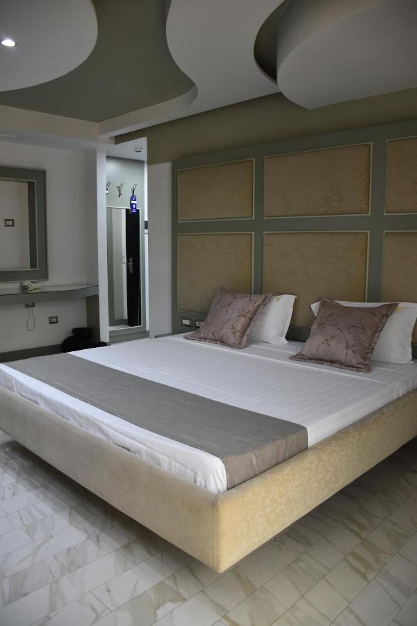 New W Hotel Tirana Kültér fotó