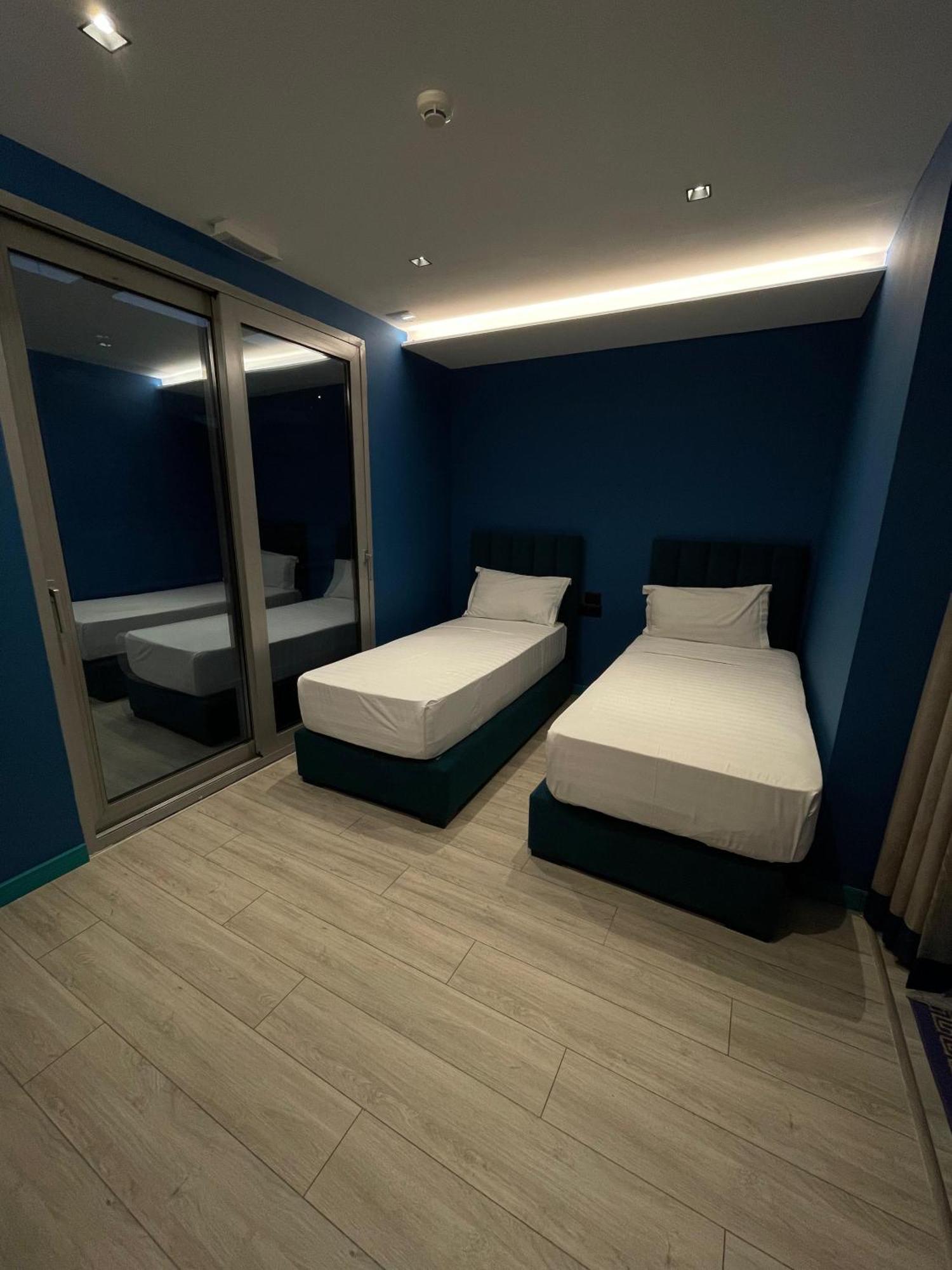 New W Hotel Tirana Kültér fotó