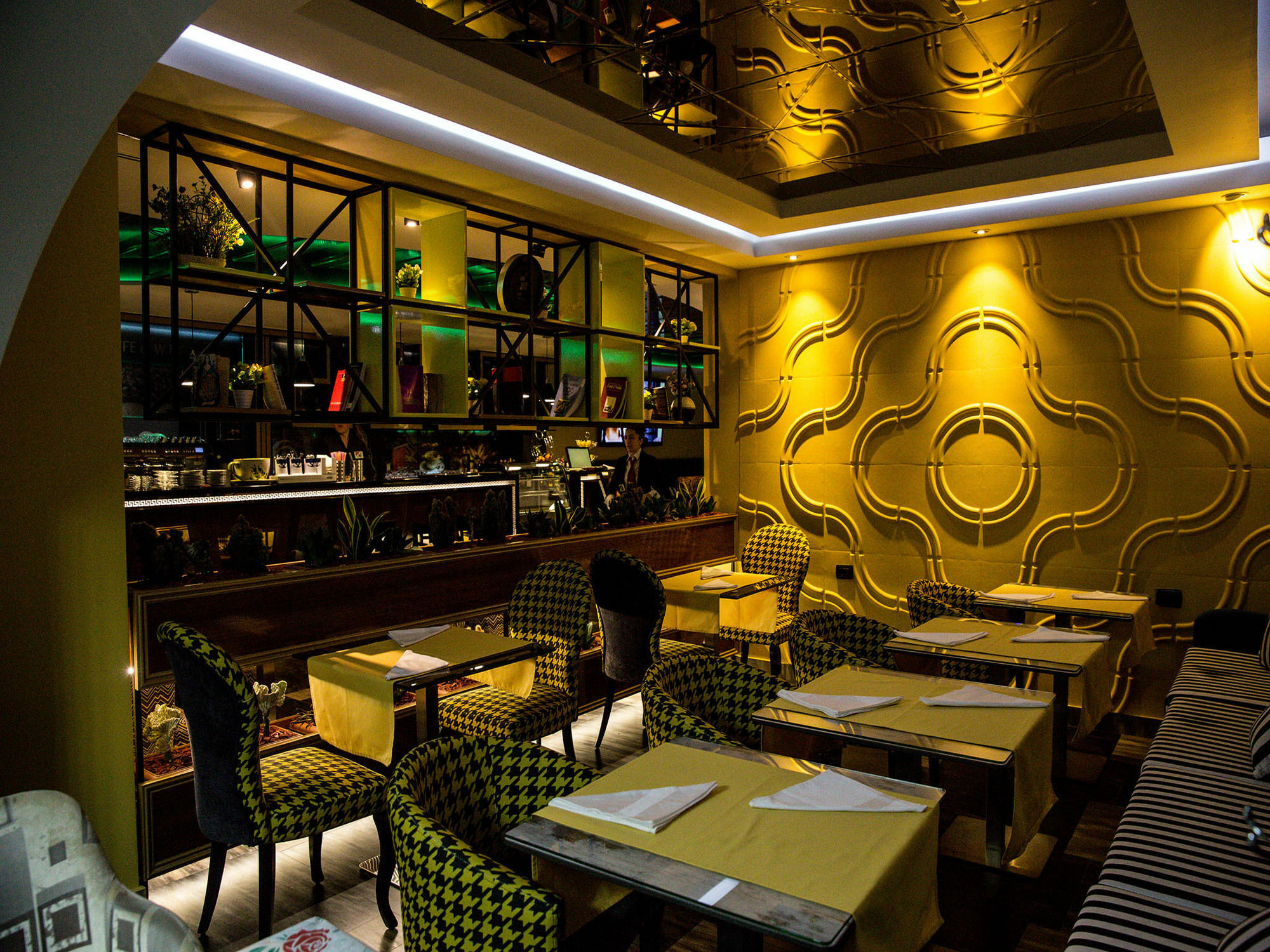 New W Hotel Tirana Kültér fotó